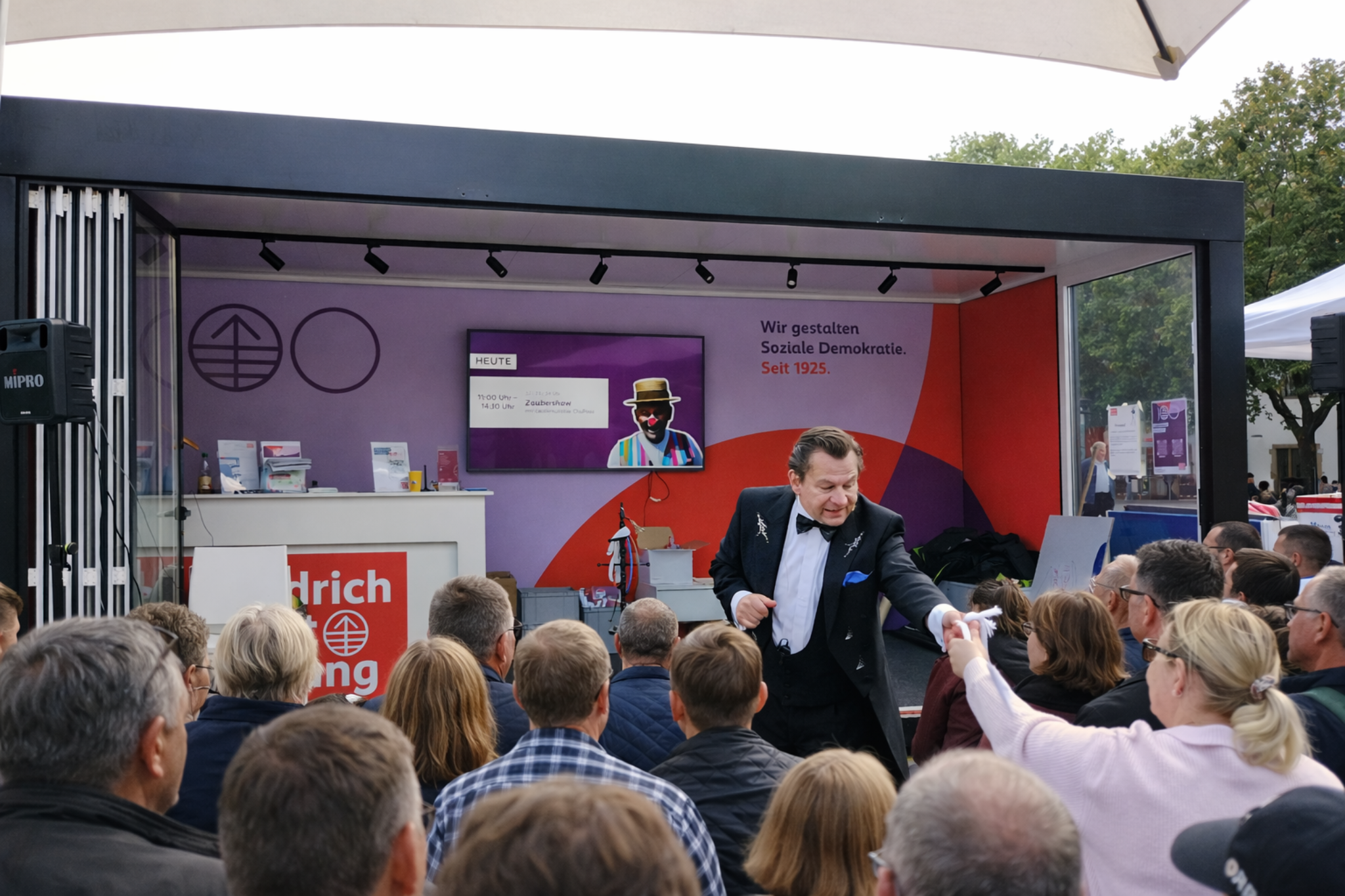 ChaPeau im direkten Kontakt mit dem Publikum